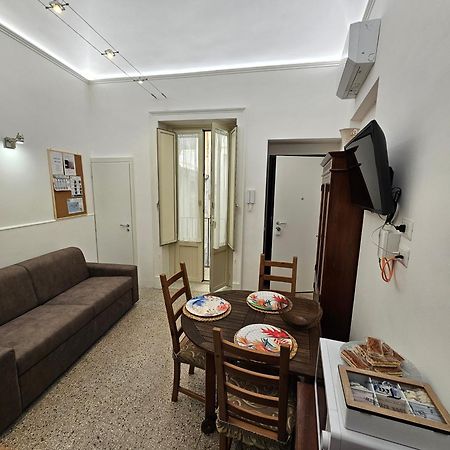 Grey House Apartments 卡塔尼亚 外观 照片
