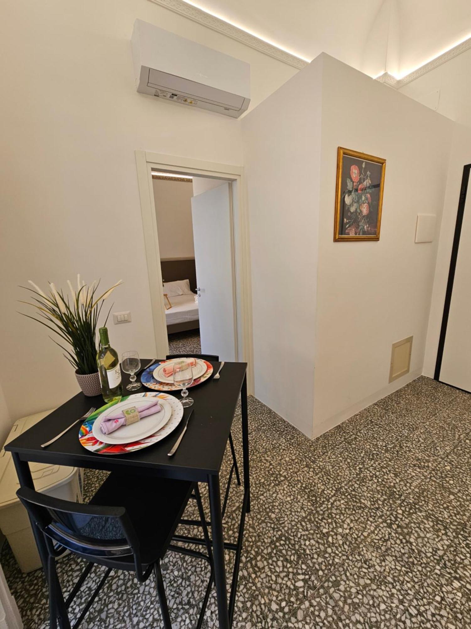 Grey House Apartments 卡塔尼亚 外观 照片