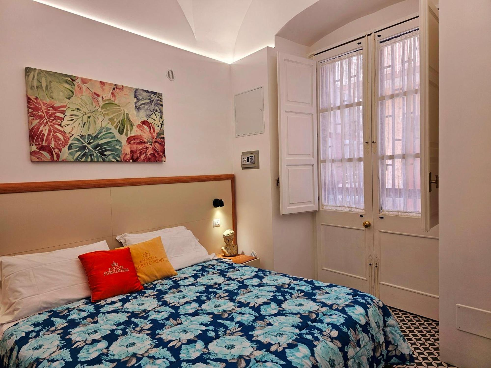 Grey House Apartments 卡塔尼亚 外观 照片