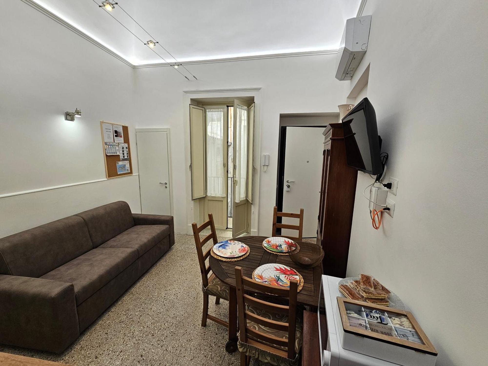 Grey House Apartments 卡塔尼亚 外观 照片