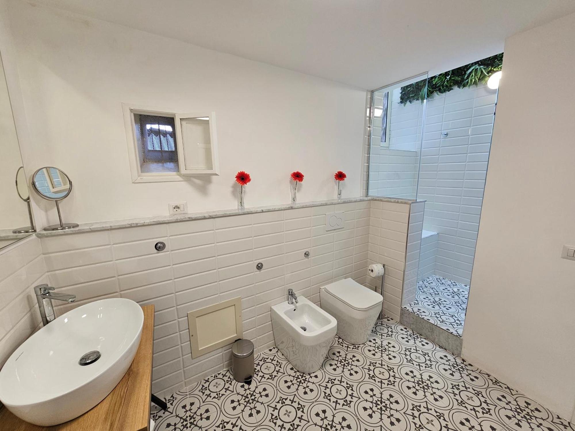 Grey House Apartments 卡塔尼亚 外观 照片